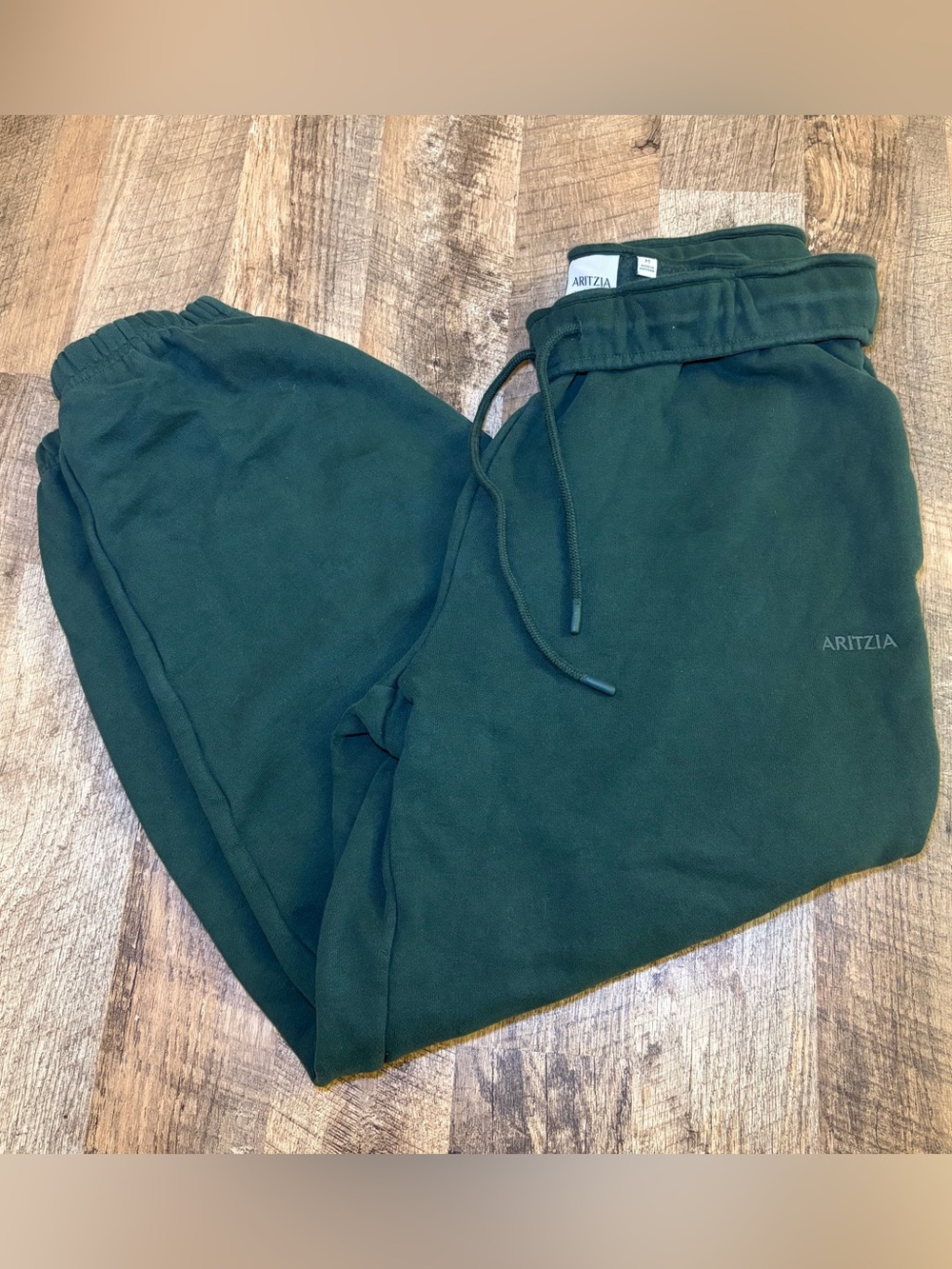 Aritzia mega fit green sweatpants